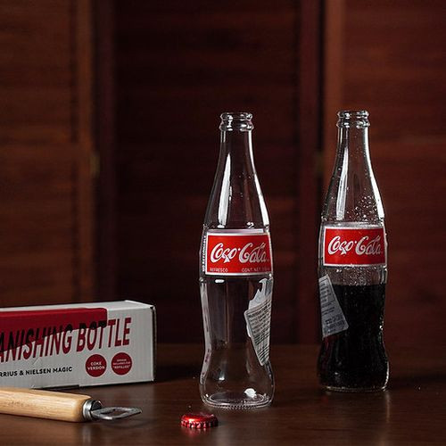 BOTELLA DESAPARICIÓN COKE - Nielsen + Henry Harrius