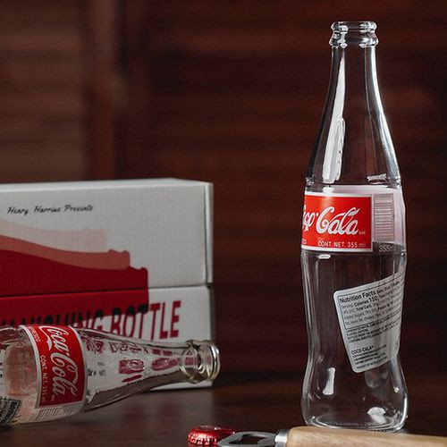 BOTELLA DESAPARICIÓN COKE - Nielsen + Henry Harrius